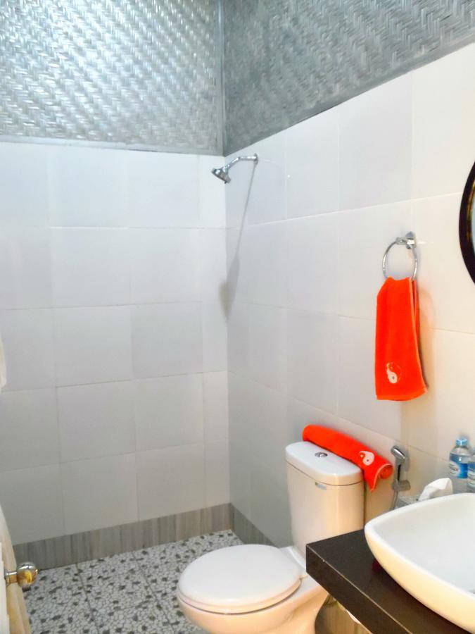 Lazy Monkey Hotell Senggigi Rum bild